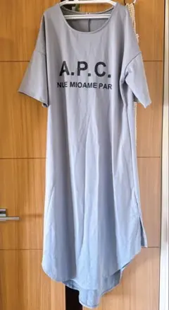 A.P.C.ロゴ 半袖カットソーワンピース ライトブルーグレー