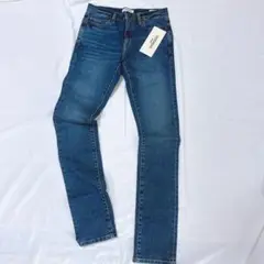 Item thumbnail for item abd8e052-40d0-4183-a94d-43cd7989c1bc