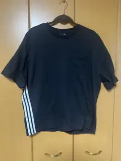 adidas ブラック Tシャツ ポケット付き