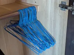 ワイヤーハンガー青　まとめ売り