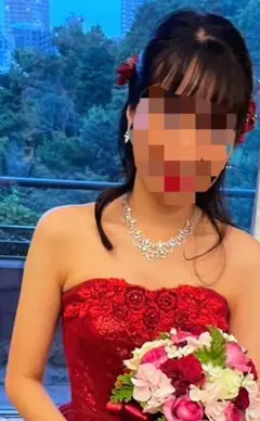 ブライダル　クリスタルネックレスとイヤリングセット