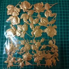 金のクロモス　ドレスデントリムス　ローズ　薔薇