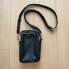 ブラックナイロンミニショルダーバッグ