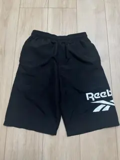 Reebok 黒 ハーフパンツ