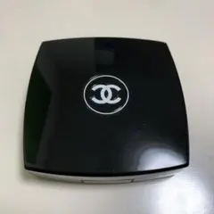 シャネル レ キャトル オンブル