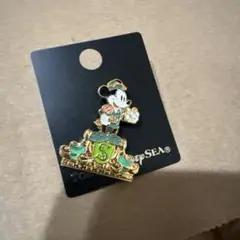 ディズニーシー ミッキー ピンバッジ