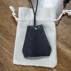 ユナイテッドアローズ黒 レザー クロシェットUNITEDARROWSネックレス