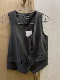 ZARAダークグレーベスト