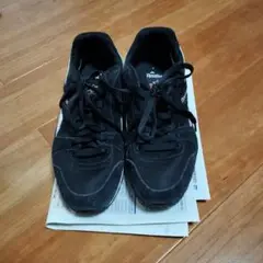 Reebok GL 3000 ブラックスニーカー