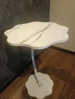 ホワイト 花びら型 サイドテーブル
