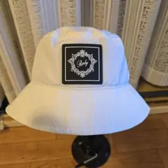 Rady♡ホワイト バケットハット ロゴパッチ付き