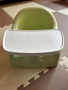 Karibu ベビー用チェア トレイ付き 緑