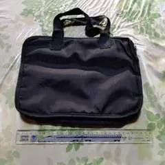 黒のビジネスバッグ