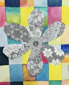 花の形状の手描きアート作品