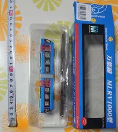 さ*ん様 万葉線　MLRV1000型 赤のアイトラム　青のドラえもん　2点セット 2025年最新】万葉線mlrv1000型ドラえもんトラムの人気アイテム