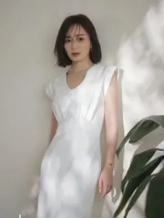 anuans♡ニュアンスネックストレートカットワンピース♡Ｍ♡白♡タグ付き新品
