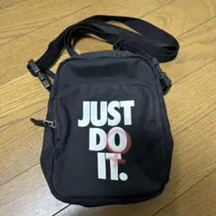Nike ブラック ショルダーバッグ