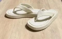 美品　MOHI モヒ 厚底　トングサンダル　ホワイト　３８