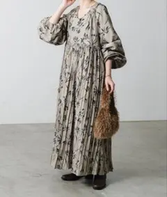 新品COLLAGE GALLARDAGALANTE シックリーフワッシャワンピ