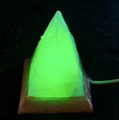 LED MINI SALT LAMP グリーン ピラミッド型