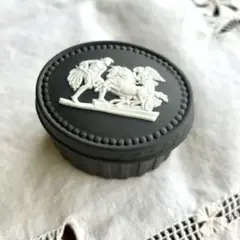 お値下げ　Wedgwood ウェッジウッド ジャスパーブラック 蓋付き 小物入れ