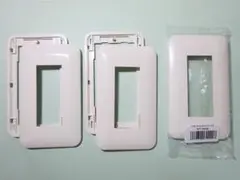 パナソニック製コンセントプレートWTF7003W（３枚）