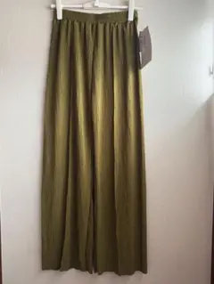ワイドパンツ　オリーブ