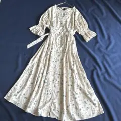 夏物SALE‼️【美品】NICE CLAUP 花柄　フレアワンピース　Aライン　F
