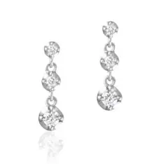 新同❣️4℃❗️計0.16CT✨k18ダイヤピアス k18トリロジーダイヤピアス