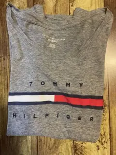 TOMMY HILFIGER グレーTシャツ XS