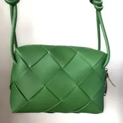 ショルダーバッグ