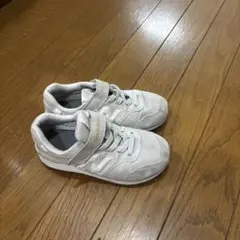 ニューバランスNew Balance ホワイト スニーカーキッズ19㎝