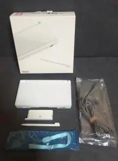 ニンテンドーDS Lite（クリスタルホワイト）