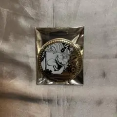 ONE PIECE ワンピース　黄金缶バッジ　メタルバッジ　ビッグマム