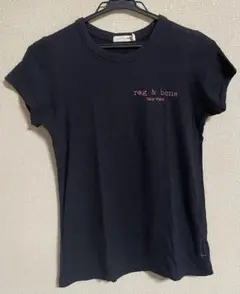 RAG & BONE ロゴ入りブラックTシャツ