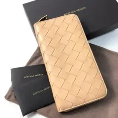 極美品 近年モデル ボッテガヴェネタ 長財布 マキシイントレチャート ベージュ