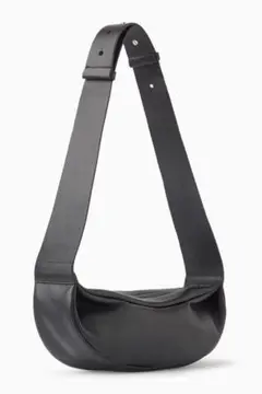 COS 新品　黒 クロスボディバッグ レザー(本革)ユニセックス ショルダー 両手が空く【COS（コス）】のショルダーバッグは普段使いに最適