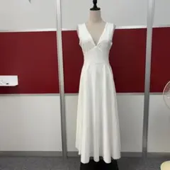 ホワイト Vネック ロングドレス 背中開きサイズS/M