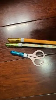 カラフルなペーパーナイフと小型はさみセット