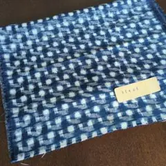 藍染め絣の古布　野良着を解いたようにかなり使い込んでいる綿生地　31x61cm