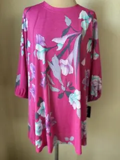 新品☆ピンクに紫のカラ花柄のあるのレオナール風のチュニック☆LLサイズ