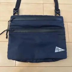 Pilgrim Surf+Supply サコッシュ ネイビー