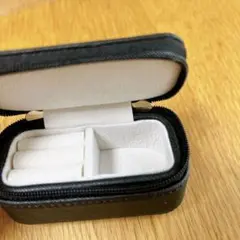【未使用品・美品】指輪ケース ミニ ポーチ アクセサリーケース ブラック　黒