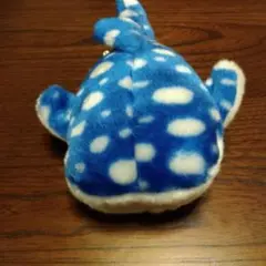 クジラ型ぬいぐるみ 青と白の水玉
