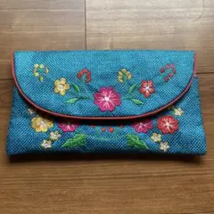 ベトナム　手作りのポーチ