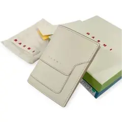 ia様専用 MARNI 二つ折り財布 オレンジ/ホワイト - メルカリ