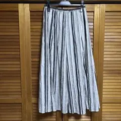 【１回着用のみ美品】UNTITLED ♡ラメ入りストライプ 柄ロング丈スカート
