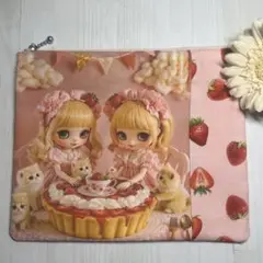パネル深めポーチ　Dole女の子　苺 ④