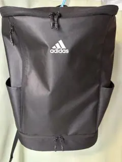 adidasリュック32リットル