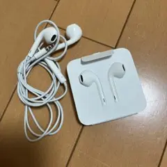 Apple イヤホン　2つ